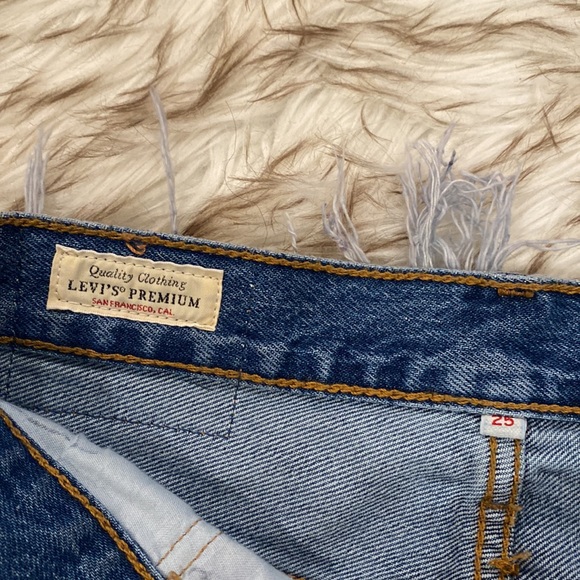 NWOT Levi’s High Rise Denim Mini Skirt Deconstructed Iconic Boyfriend Size 25 - Picture 10 of 14